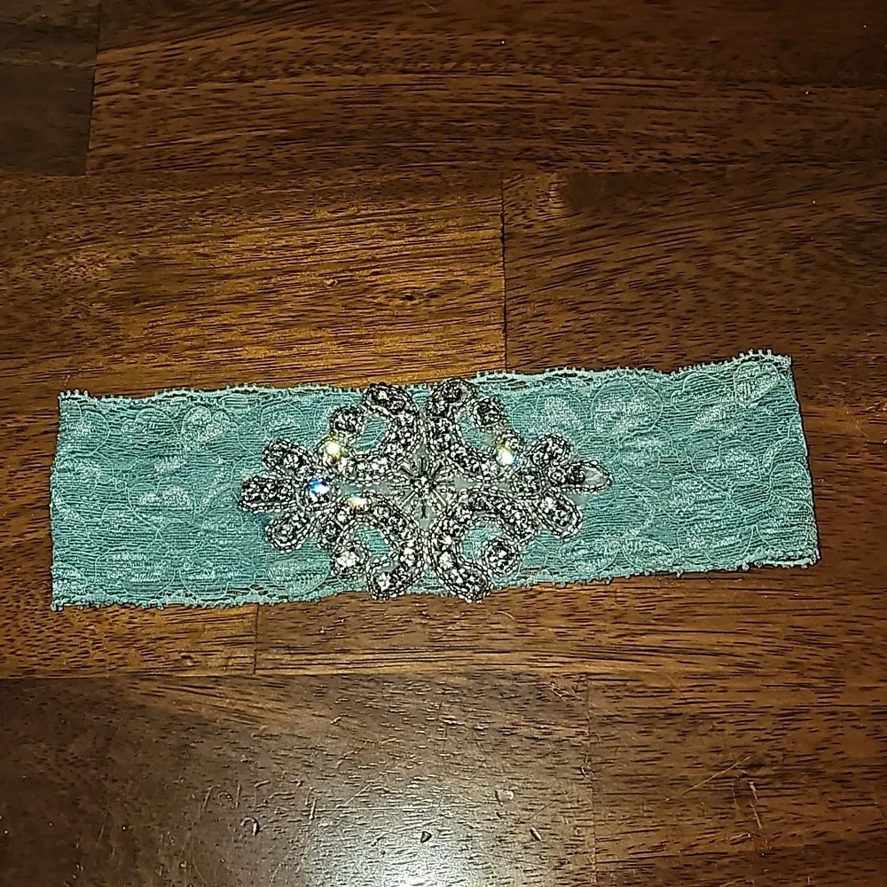 N/A lace rihnestones
